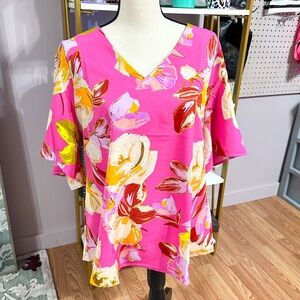 ✨NEW✨Floral Pink V-Neck Women's Top!